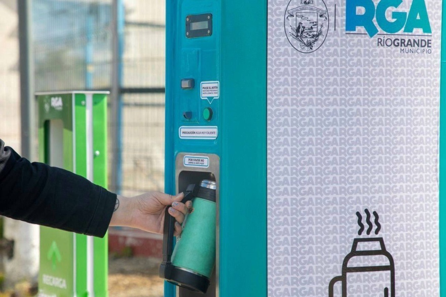 Municipio patagónico instaló novedosos puntos de recarga de agua