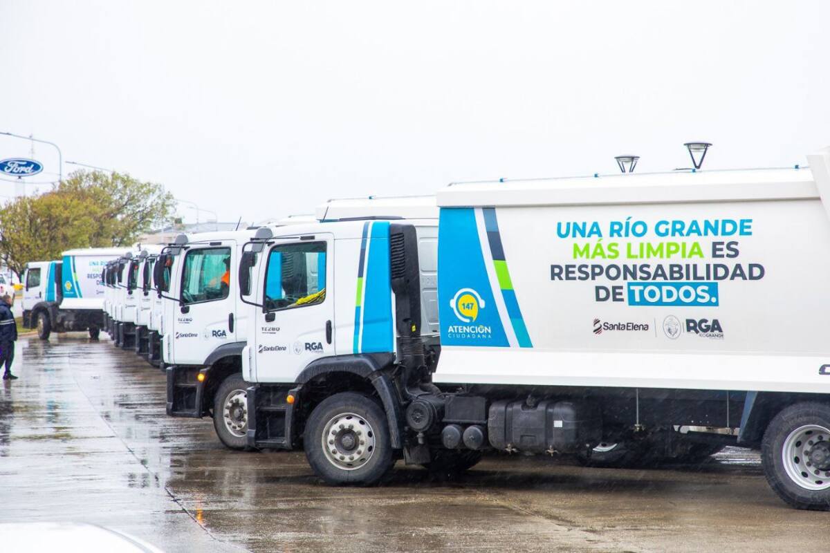 Martín Pérez presentó la nueva flota de camiones para la recolección de residuos