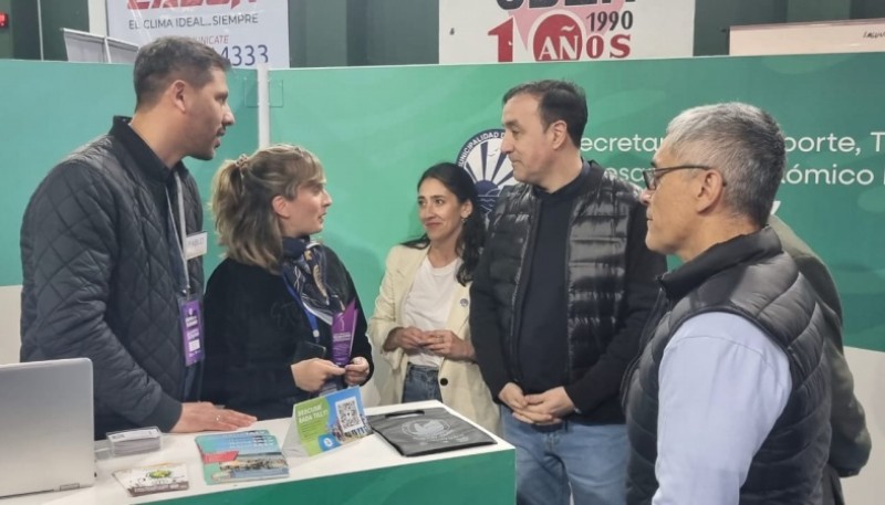 Grasso recorrió stands, celebró la integración regional y abrió la temporada